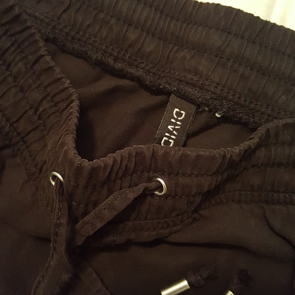 Slouchy Black Zipper Shorts, Drawstring shorts - Picture 3 of 6